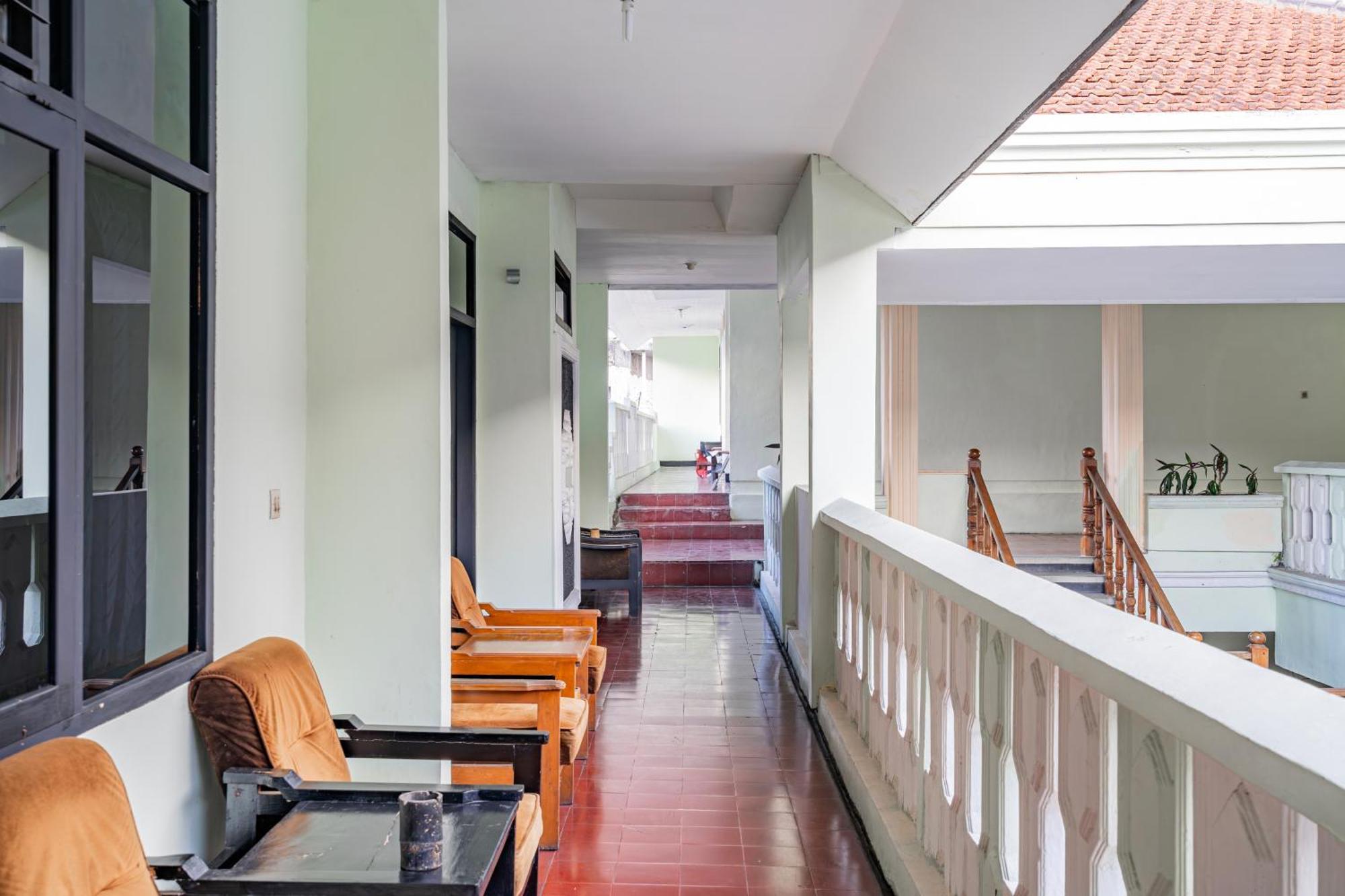 Collection O Tasikmalaya Near Stadium Wiradadaha Formerly Hotel Abadi Экстерьер фото