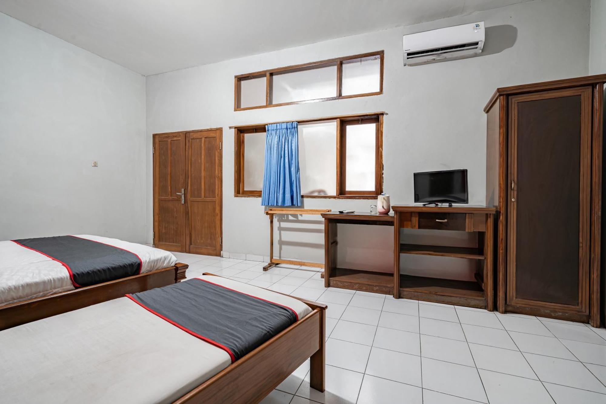 Collection O Tasikmalaya Near Stadium Wiradadaha Formerly Hotel Abadi Экстерьер фото